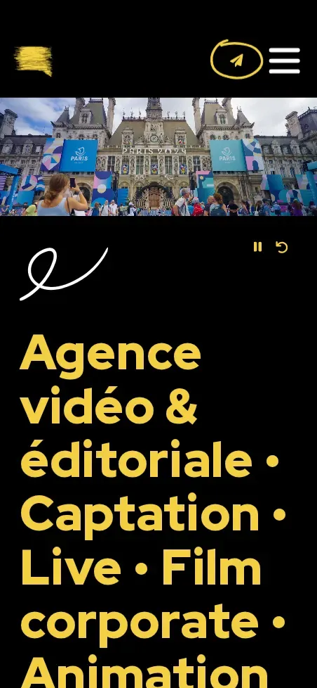 Le haut de la page d'accueil de Butter prod sur téléphone : la vidéo, l'accroche de l'agence et ses offres