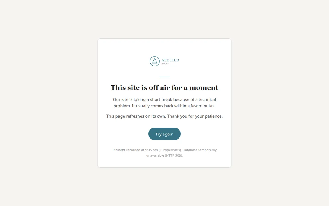 Une page d'erreur Offair : logo du site, message, bouton pour réessayer et heure de l'incident.